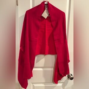 Chico’s Reversible Travel Wrap Rauna with travel bag. Red